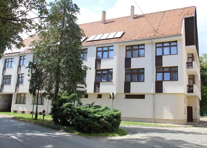 Harangtorony Szallo *